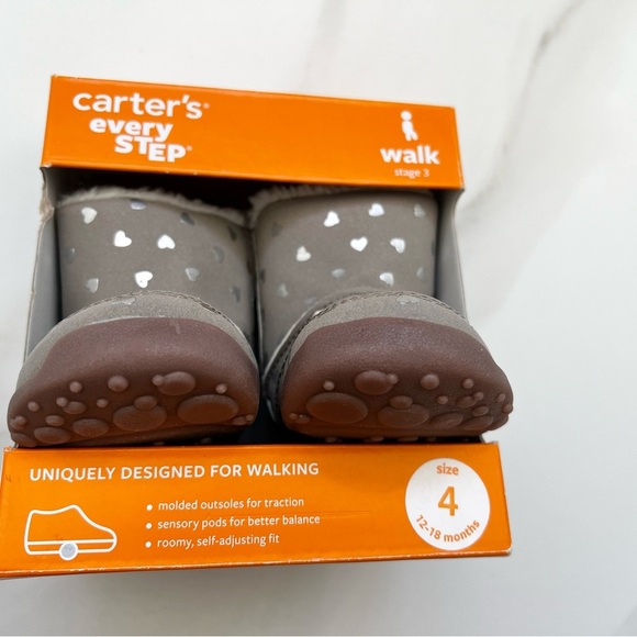 (NWT) Carter's Stage 3 Walker Shoes Gray Silver Hearts Baby Size 4 (12-18 Month) - Picture 2 of 5